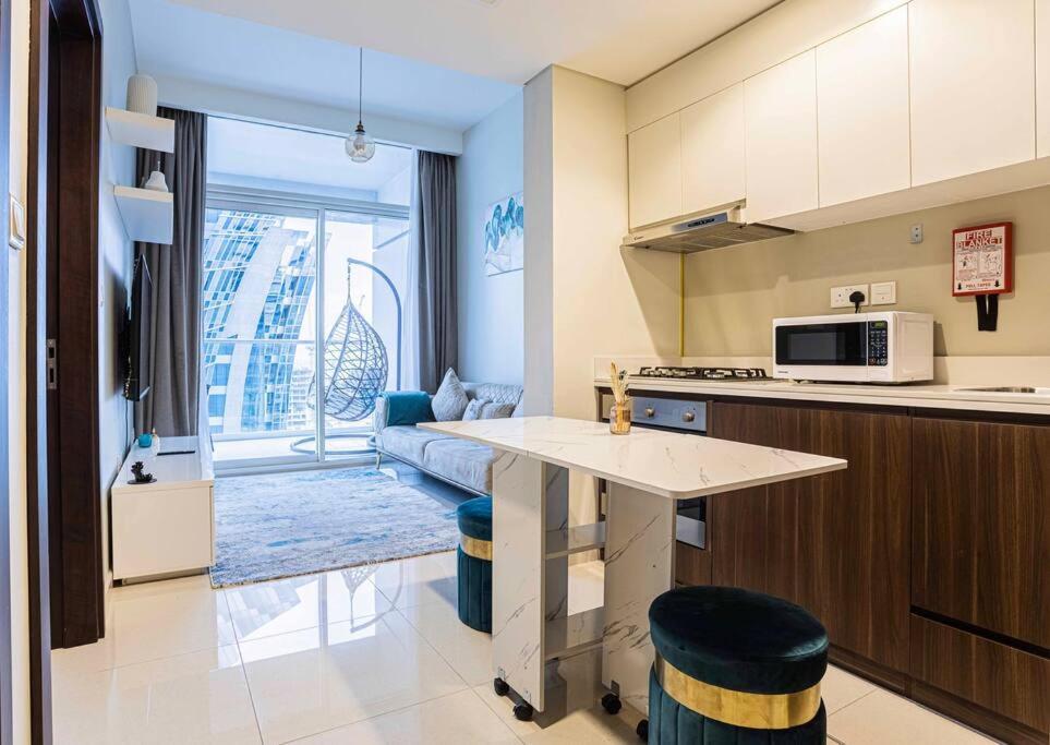 Апартаменти Turquoise - Downtown 1 Bedroom Business Bay - Canal View Дубай