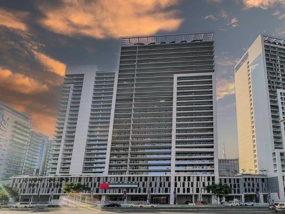 Turquoise - Downtown 1 Bedroom Business Bay - Canal View Апартаменти Дубай